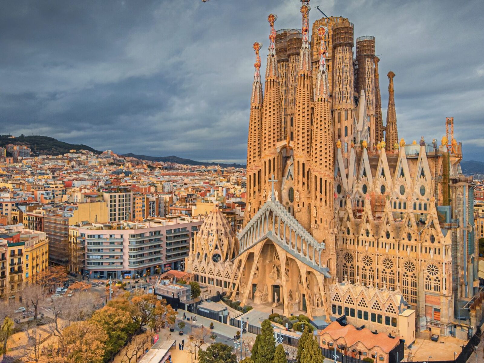 Wie lange fliegt man nach Barcelona